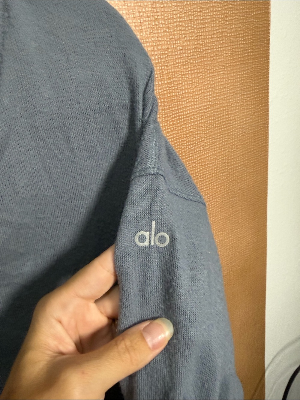 ALO Yoga Women's Slate Blue Henley Cropped Sweatshirt - Picture 3 of 3